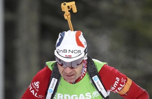 Биатлон. Бьорндален выиграл масс-старт в Шушене Норвежский ветеран с одним штрафным кругом победил на гонке в предсезонных соревнованиях.