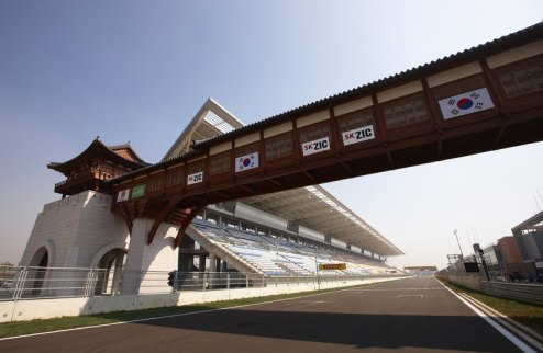 ФИА: есть календарь Формулы-1 на 2015-й год На заседании Всемирного совета по автоспорту, который прошёл в катарской Дохе, ФИА утвердила календарь Форму...
