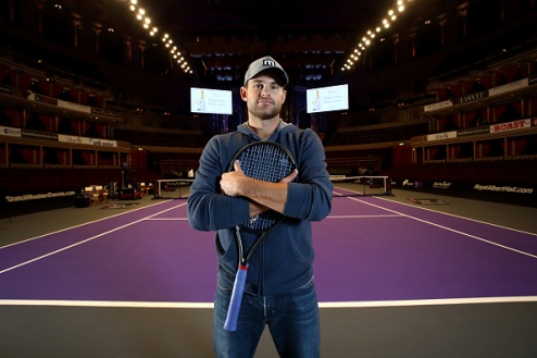 Роддик: "Федереру просто мешала травма спины" Американский теннисист, завершивший карьеру, прокомментировал последние успехи швейцарца Роджера Федерера.