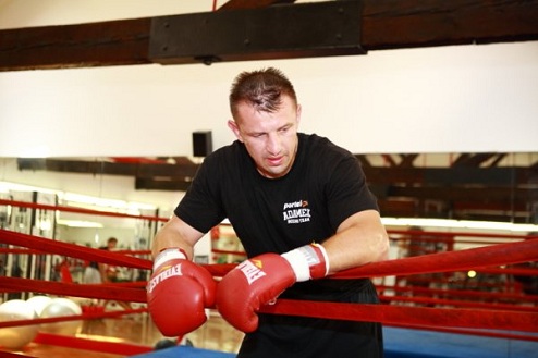 Адамек прощается с боксом Томаш Адамек (49-4, 29 КО) завершает карьеру профессионального боксёра. 