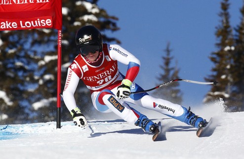 Горные лыжи. Гут первенствует в супергиганте Швейцарка Лара Гут с внушительным преимуществом оставила позади себя Линдси Вонн и Тину Мазе в супергиганте...
