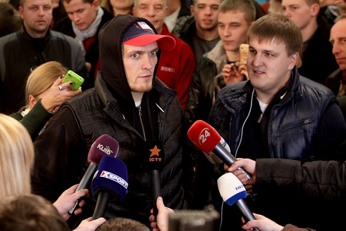 Усик: "Вентер будет удивлен" Александр Усик (5-0, 5 КО) пообщался с журналистами накануне поединка 13 декабря в Киеве. 