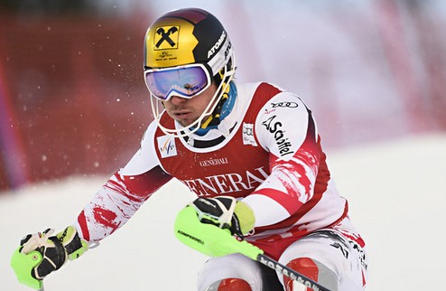 Горные лыжи. Вторая победа Хиршера в Аре Марсель Хиршер был лучшим в слаломе в шведском Аре, опередив на одну десятую секунды Феликса Нойройтера.