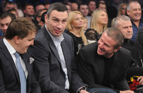 Виталий Кличко рассказал о дальнейших планах Усика Украинский боксер уже в следующем году может получить шанс на чемпионский бой.