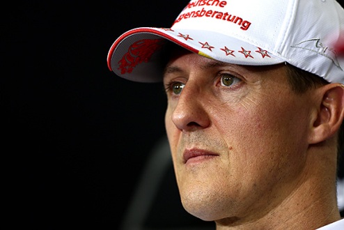 Формула-1. Шумахер уже способен плакать Появляются новые вести о состоянии здоровья легендарного гонщика.