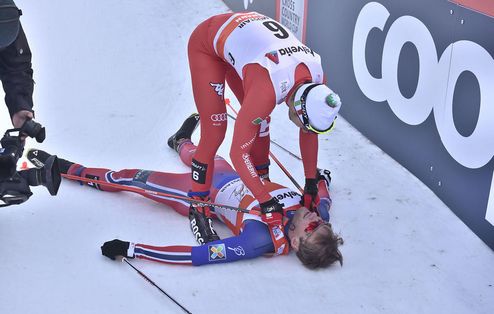 Тур де Ски. Пеллегрино оставляет норвежцев не у дел В финишном створе Федерико Пеллегрино опередил Петтера Нортуга и Мартина Йонсруда Сундбю.