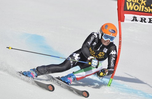 Горные лыжи. Скоростной спуск в Кортине покорился Э.Фанкини Элена Фанкини выиграла перенесенный из Бад-Клайнкирххайма в Кортину д'Ампеццо даунхилл.