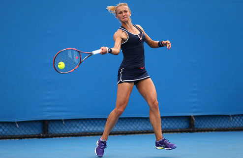 Цуренко не сумела задержаться в Австралии Украинка неудачно провела свой стартовый поединок на Australian Open, уступив американке Мэдисон Киз.