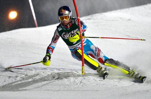 Горные лыжи. Первый успех в сезоне для Пинтуро Алексис Пинтуро с комфортным преимуществом выиграл суперкомбинацию в австрийском Китцбюэле.