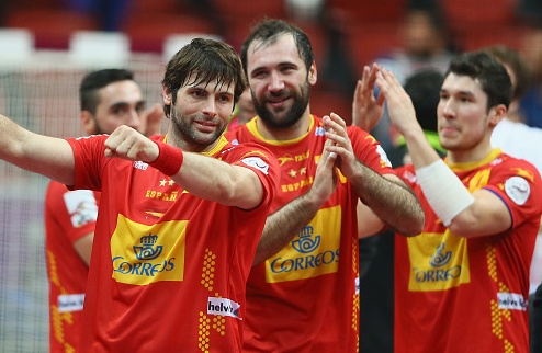 Гандбол. ЧМ-2015. Испания и Хорватия продолжают побеждать На чемпионате мира по гандболу среди мужчин определились первые неудачники.