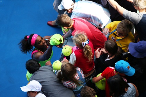 Серена Уильямс: "Мугуруса вынудила показать максимум" Американка прокомментировала свой триумф в матче четвертого раунда Australian Open.