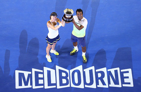 Australian Open. Паес и Хингис выигрывают микст Состоялся финальный поединок в смешанном парном разряде Открытого чемпионата Австралии.