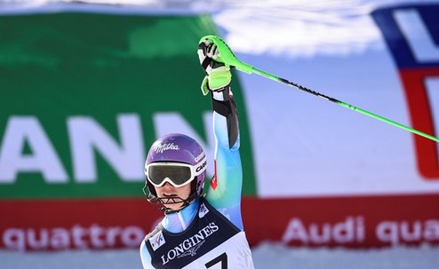 Горные лыжи. ЧМ: Мазе — лучшая в суперкомбинации Словенка Тина Мазе стала двукратной чемпионкой мира в Бивер-Крик (США), выиграв суперкомбинацию.
