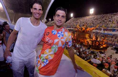 Надаль в компании Феррера отрывается на карнавале + ФОТО Испанские теннисисты стали участниками ежегодного карнавала в Рио-де-Жанейро.