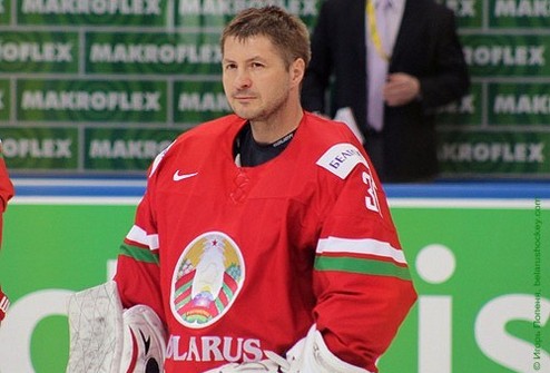 Легендарный белорусский голкипер завершил карьеру Андрей Мезин принял решение повесить коньки на гвоздь.