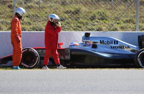 Формула-1. Алонсо проведет еще один день в госпитале Врачи не разрешили испанскому пилоту покидать больницу после аварии.

