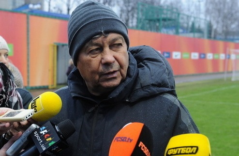 Луческу: "Азеведо по-прежнему с командой" В рамках открытой тренировки Шахтера главный тренер команды пообщался с журналистами. 