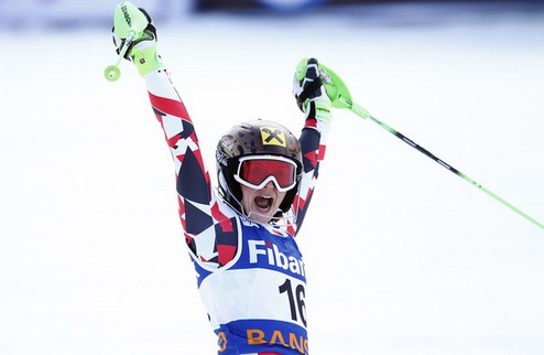 Горные лыжи. Феннингер делает победный дубль в Банско Анна Феннингер выиграла многострадальный супергигант в Болгарии, который переносился два раза из-з...