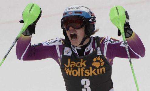 Горные лыжи. Кристофферсен отпраздновал победу в Краньской Горе Норвежец Хенрик Кристофферсен выиграл слалом на этапе Кубка мира в Словении.