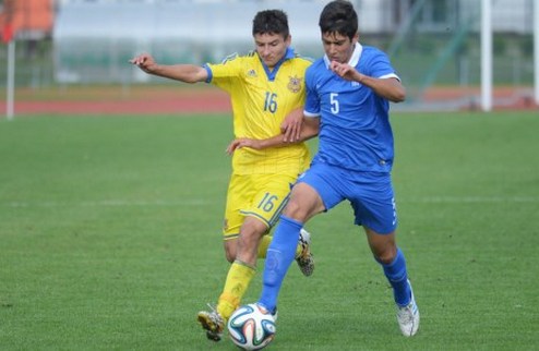Сборная Украины (U-17) начала элит-раунд с поражения  В субботу, 21 марта, юношеская сборная Украины стартовала в элит-раунде ЧЕ 2015 года, который прох...