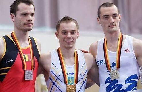Спортивная гимнастика. Верняев собирает медали в Котбусе Олег Верняев после победы на Кубке мира оборотов не сбавляет.
