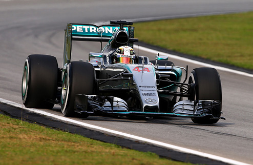 Формула-1. Хэмилтон готов реваншироваться в Китае После второго места в Малайзии британский пилот собирается снова вернуться на вершину подиума.