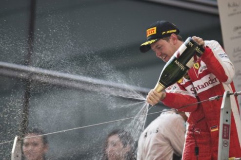 Формула-1. Феттель: "Подиум — безусловный успех для нас" Пилот Феррари остался вполне удовлетворен третьим итоговым местом на Гран-при Китая.