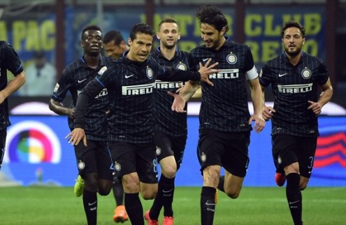 Интер вырывает победу над Ромой В рамках 32 тура Серии А команда Роберто Манчини берет три очка в матче против римлян.
