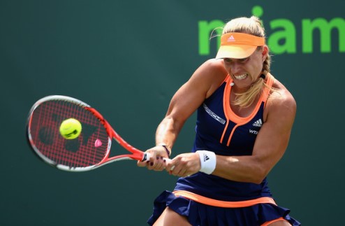Кербер сильнее Возняцки в финале Штутгарта Немецкая теннисистка завоевала титул на домашнем турнире с призовым фондом $731,000.