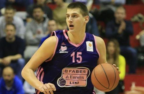 НБА. Денвер готов подписать молодого серба Следующий сезон Никола Йокич может начать в НБА.