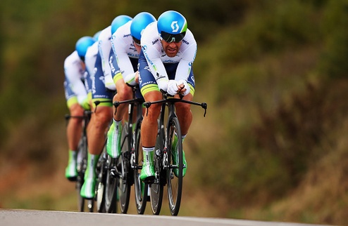Джиро д'Италия-2015: Orica-GreenEdge первенствует в командной разделке Второй год подряд итальянская многодневка стартует с командного успеха австралийц...