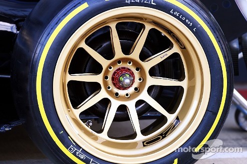 Пирелли опробуют шины для 18-дюймовых колес Частные тесты компании пройдут в пятницу в Барселоне с машиной GP2.