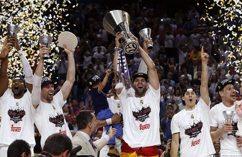 Реал — чемпион Евролиги! В финальном противостоянии домашнего Финала четырех мадридцы переиграли Олимпиакос. 