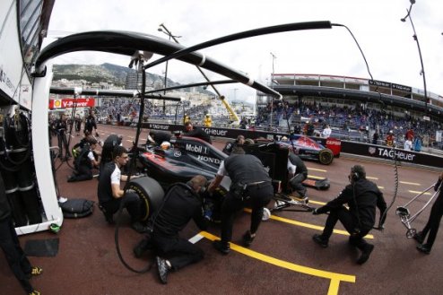 Формула-1. Алонсо надеется на сюрпризы от погоды Гонщик Макларена остался доволен скомканным началом гоночного уик-энда в Монако, где дождливая погода л...