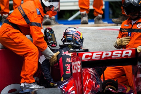 Формула-1. Ферстаппен оштрафован за столкновение Пилот Торо Россо наказан за инцидент с Роменом Грожаном из Лотуса.