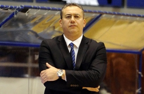 Умер главный тренер чемпиона Румынии Владимир Арнаутович скончался в 43-летнем возрасте. 