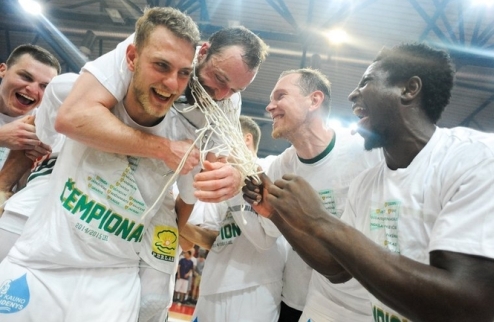 Жальгирис — чемпион Литвы В финале литовской лиги "бело-зеленые" одолели Лиетувос Ритас.