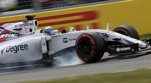 Формула-1. Масса: "Станем ближе к Феррари" Бразилец из Уильямса считает, что в предстоящих гонках его команде вполне по силам потеснить Скудерию.