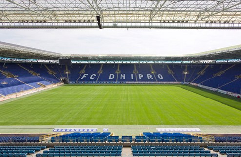 УЕФА проинспектировал Днепропетровск, на очереди Полтава Инспектор УЕФА проверяет стадионы команда, которые получили право играть в еврокубках. 