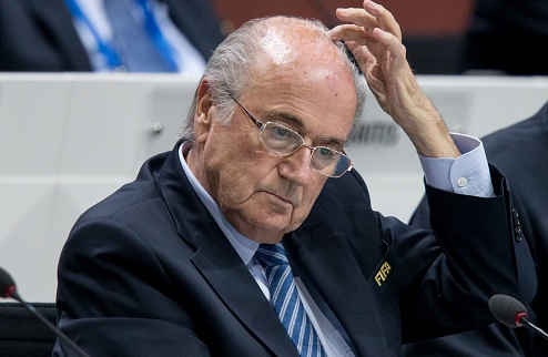 Блаттер может остаться президентом ФИФА Заявивший ранее о своей отставке 79-летний швейцарец может сохранить свой пост главы организации.
