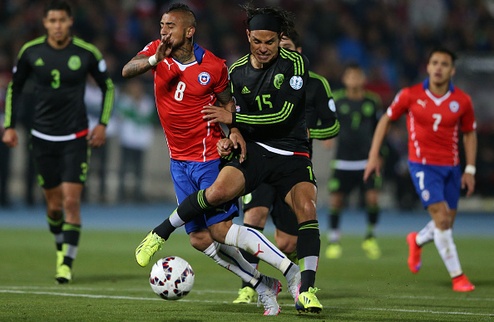 Боливия сильнее Эквадора, боевой мир Чили и Мексики В группе A на Копа Америка-2015 прошли матчи второго тура.