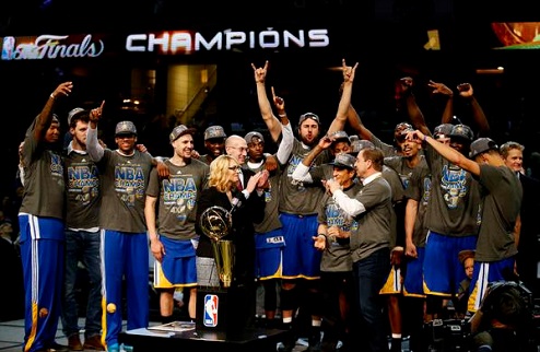 Голден Стейт — чемпион НБА сезона 2014/15! Коллектив из Калифорнии выиграл шестой матч и завоевал свое первое чемпионство с 1975 года.