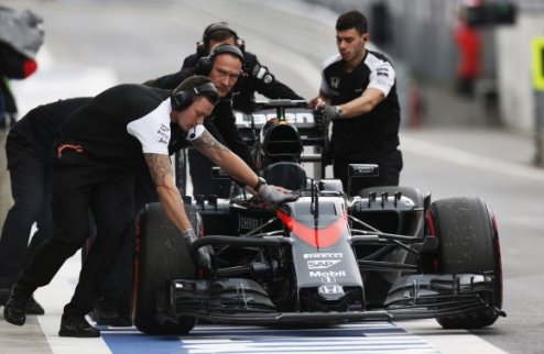 Формула-1. Алонсо и Баттон потеряли по 25 позиций на старте Гран-при Австрии Проблемы Макларен с двигателями продолжаются.