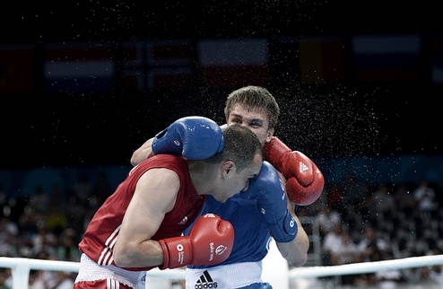 Петров и Самофалов гарантировали себе медали Европейских игры Еще два боксера добрались до полуфиналов в своих весовых категориях.