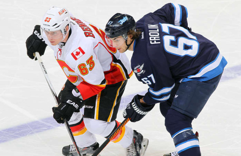 НХЛ, Фролик перешел в Калгари Огни углубили линию нападения.