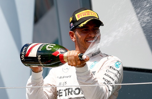 Формула-1. Хэмилтон: "Впервые идеально подобрал шины" Действующий чемпион мира Льюис Хэмилтон комментирует свою пятую победу в сезоне.