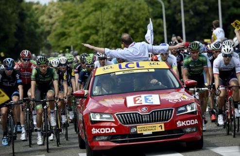 Жуткий завал на Тур де Франс: Герранс сошел, тен Дам, Канчеллара и Мэттьюз получили травмы Третий этап престижной веломногодневки был надолго остановлен...