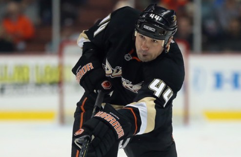 НХЛ. Сюрей завершил карьеру 38-летний защитник, не выходивший на лед с мая 2013-го, прекратил попытки вернуться в большой спорт.