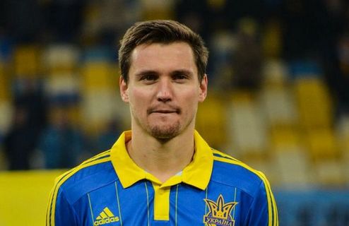 Олейник остается в Витессе К полузащитнику национальной сборной Украины Денису Олейнику проявляют интерес другие клубы. 