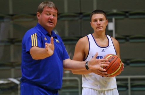 Сборная Украины: в Македонию едут 13 игроков Команда Евгения Мурзина продолжает подготовку к чемпионату Европы по баскетболу.